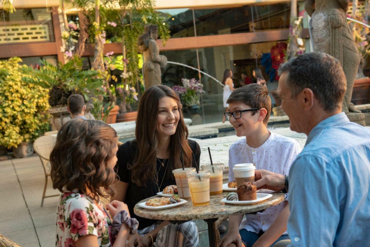 Universal'S Loews Royal Pacific Resort Орландо Екстериор снимка